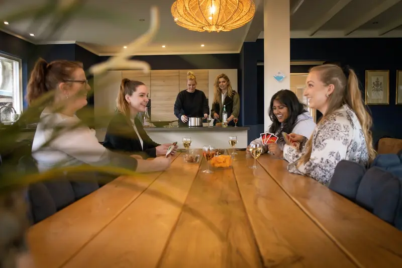 Een van de luxe slaapkamers