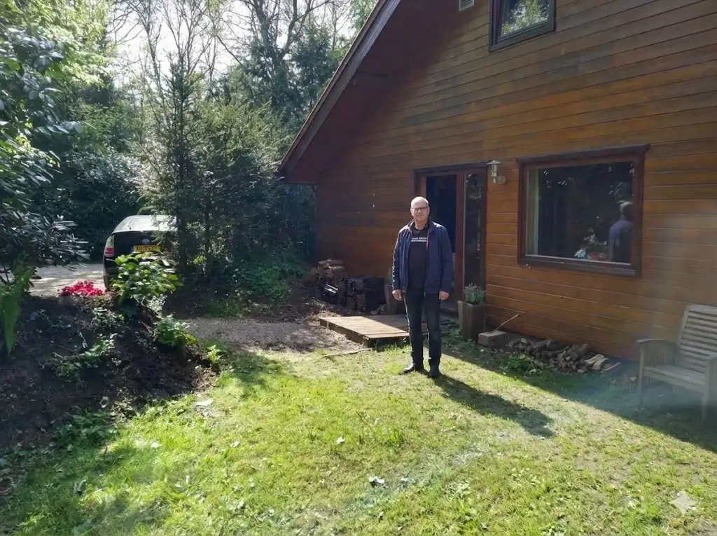 Joop bij huisje Emst met Hottub